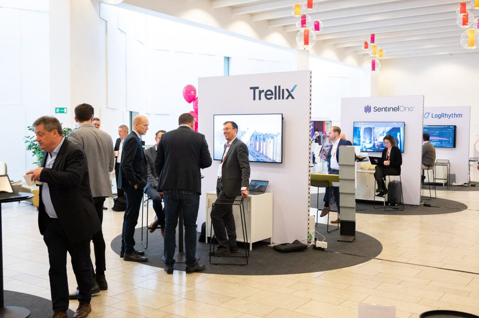 Networking at the partner lounges